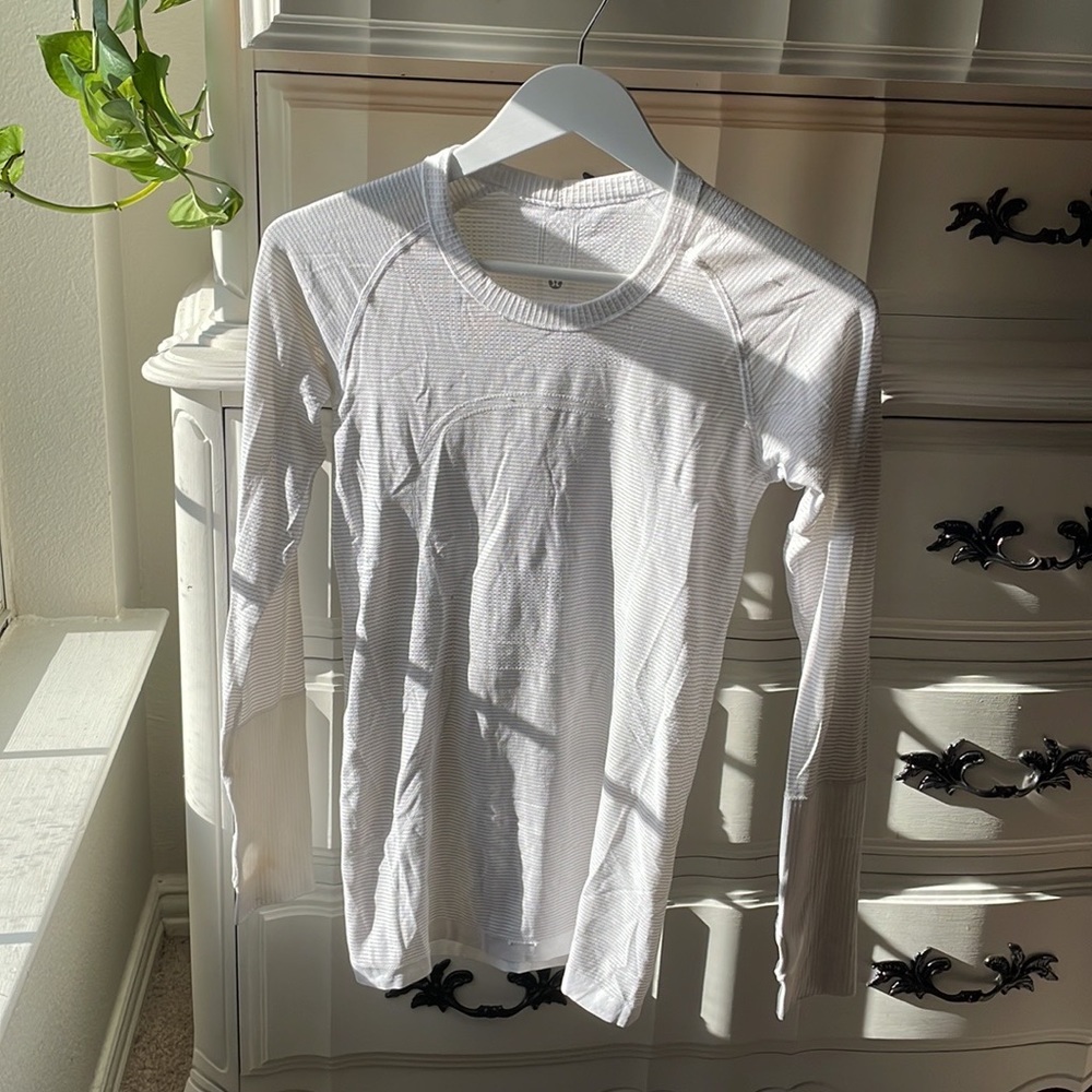 Lulu lemon long sleeve workout shirt